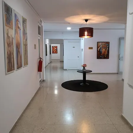 Sun Hall מלון דירות