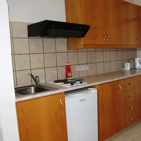 Sun Hall 3* לרנקה