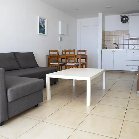 Sun Hall מלון דירות 3*