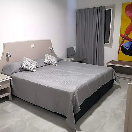 Sun Hall 3* Larnaca
