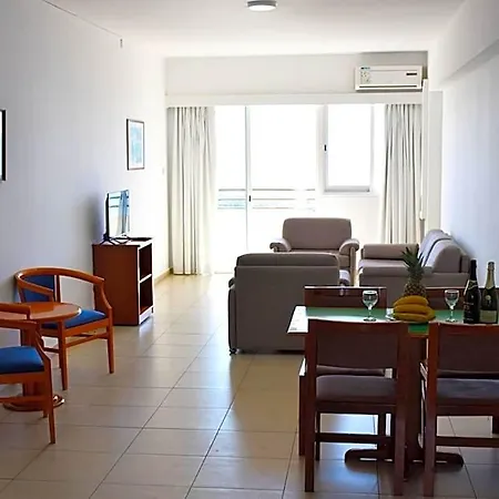 Sun Hall Hotel de apartamente Larnaca