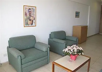 سن هال بيتش 3* لارنكا