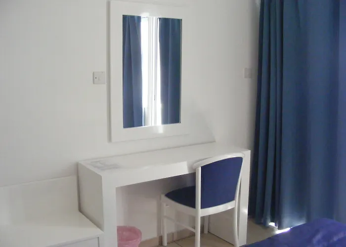 Sun Hall Ларнака