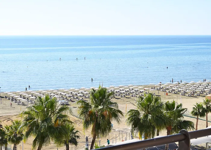 Aparthotel Sun Hall Larnaca