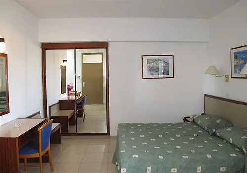 Sun Hall Апарт-отель Ларнака