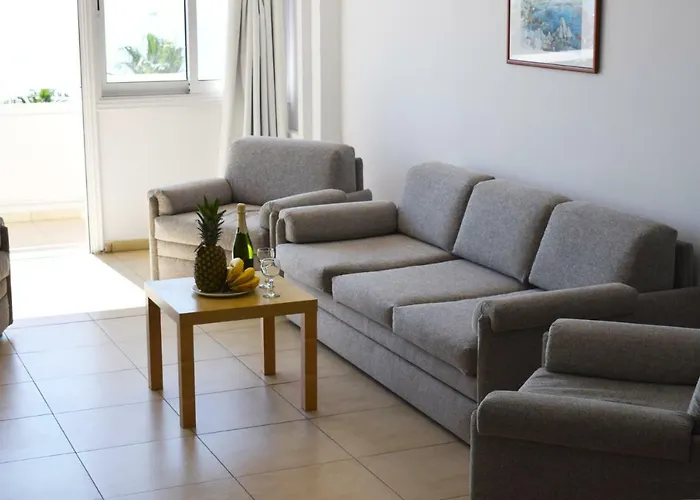 Sun Hall Aparthotel Larnaca