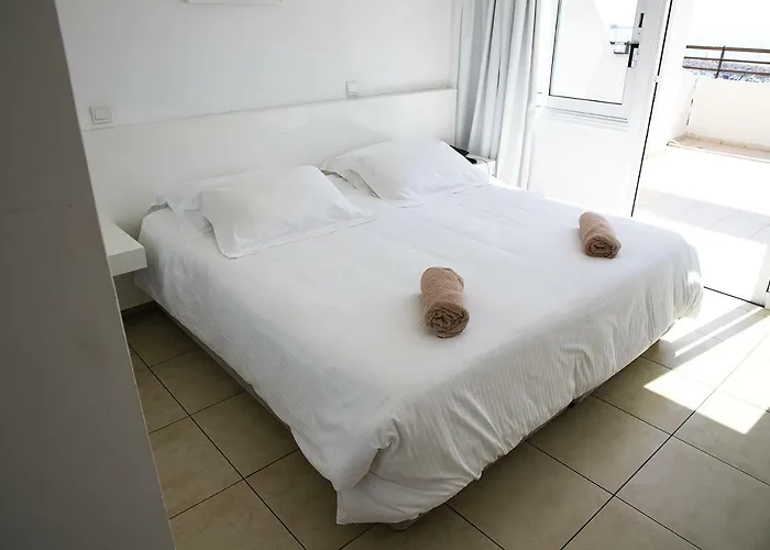 Sun Hall Aparthotel 3*