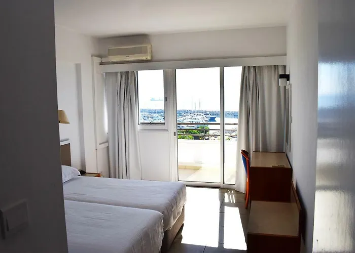 Sun Hall 3* Ларнака