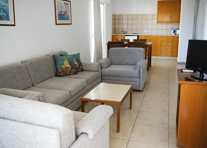 Sun Hall Ларнака